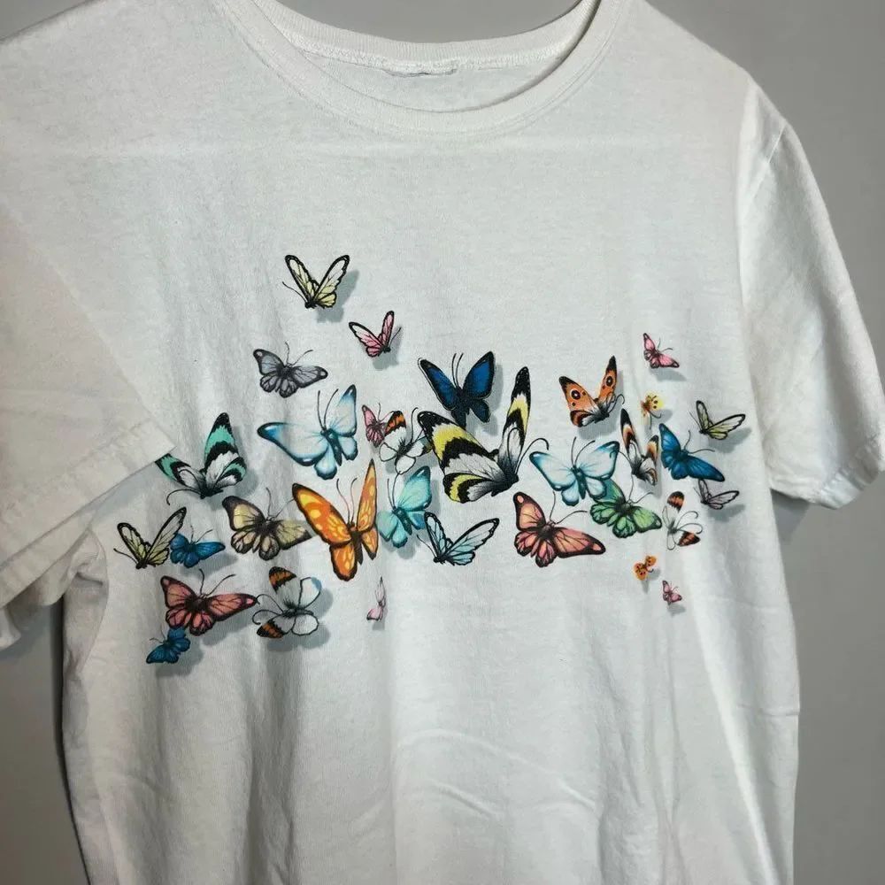 Colorful Butterfly T-shirt size Small - Picture 2 of 2